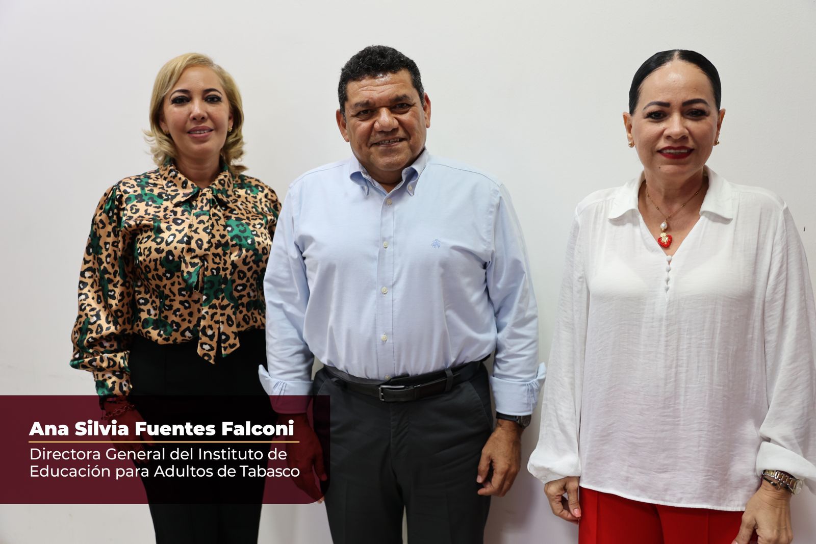 Ana Silvia Fuentes Falconi como directora general del Instituto de Educación para Adultos de Tabasco