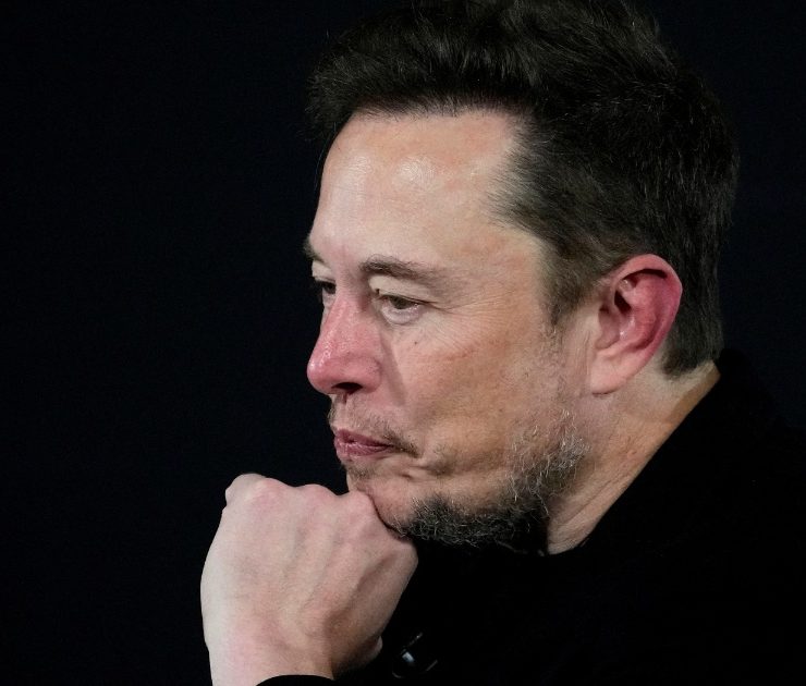 Musk es demandado por exdirector de Twitter