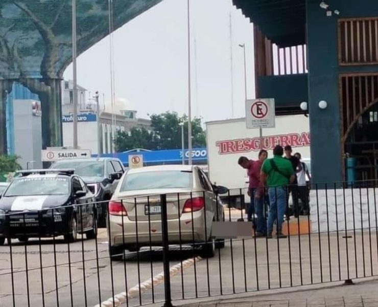 Se registra movilización policiaca en City Center en Villahermosa; hay un detenido