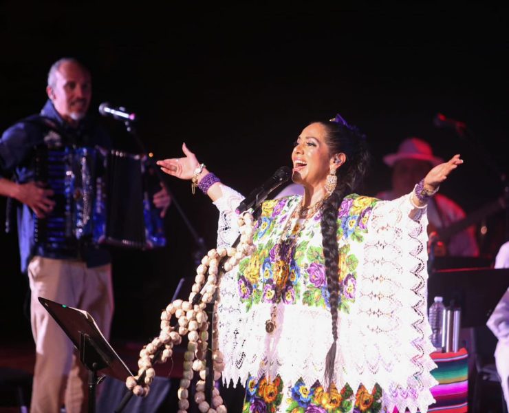 Lila Downs y la Orquesta Típica Yukalpetén deslumbran en el Gran Festival del Palacio de la Música 2024.