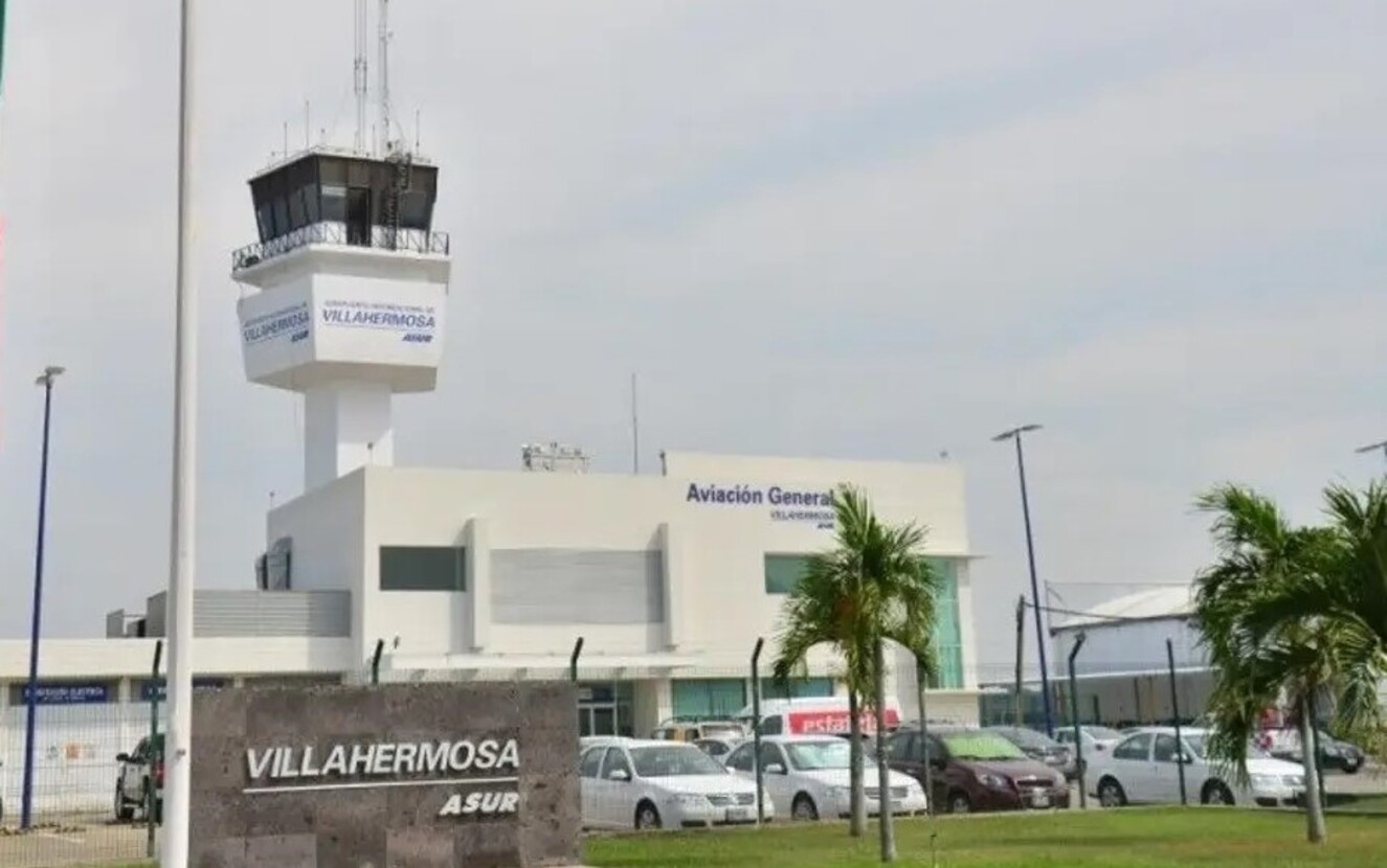 Hombre muere en pleno vuelo a Villahermosa: Susto y tragedia a bordo