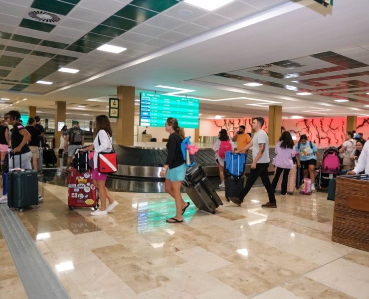 Mara Lezama verifica eficiencia en servicios al turismo en el Aeropuerto de Tulum