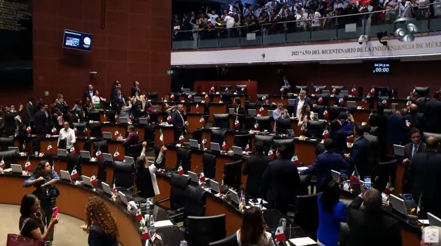 Tensión en el Senado: Manifestantes irrumpen en sesión sobre Reforma Judicial y obligan a receso indefinido