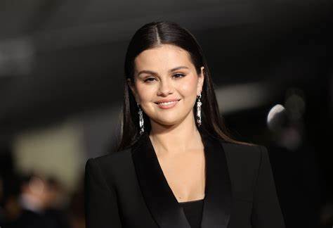 ¿Selena Gomez comprometida?