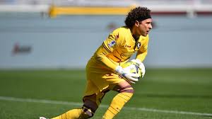 Ochoa llegaría al equipo lusitano, como agente libre, luego de rescindir contrato, con el Salernitana de Italia. 