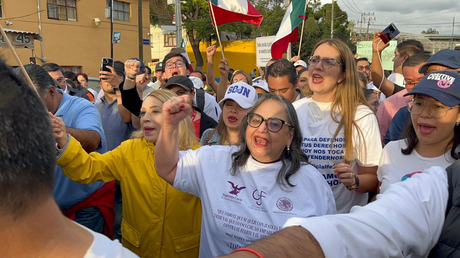 Ministra Norma Piña se une a protestas contra reforma judicial en San Lázaro