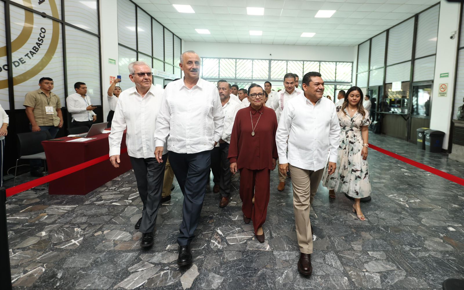 Rosa Icela Rodríguez asiste a la toma de protesta de Javier May 