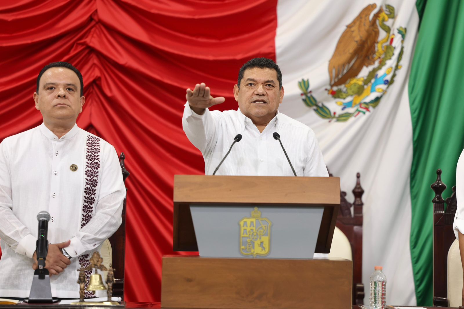 Tras tomar protesta como gobernador, May Rodrígue