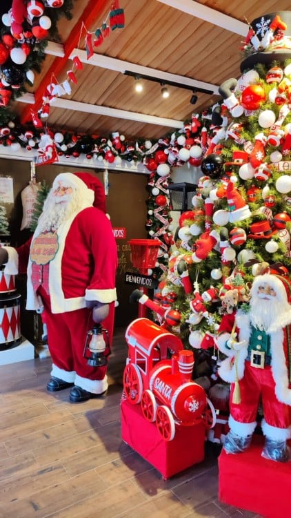 Tlalpujahua, De Pueblo Fantasma a la Villa de la Navidad Eterna