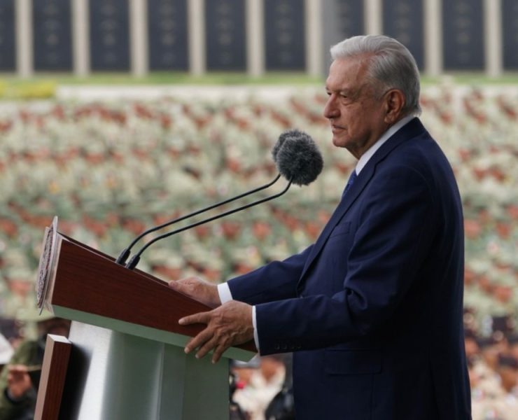 AMLO defiende el papel de las Fuerzas Armadas en su sexenio y rechaza críticas sobre militarización