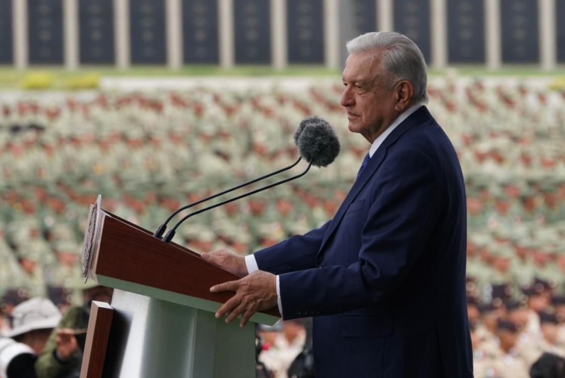 AMLO defiende el papel de las Fuerzas Armadas en su sexenio y rechaza críticas sobre militarización