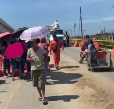 Bloquean puente Grijalva II por falta de energía eléctrica