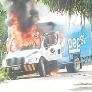 Ataques a vehículos y comercios en Tabasco