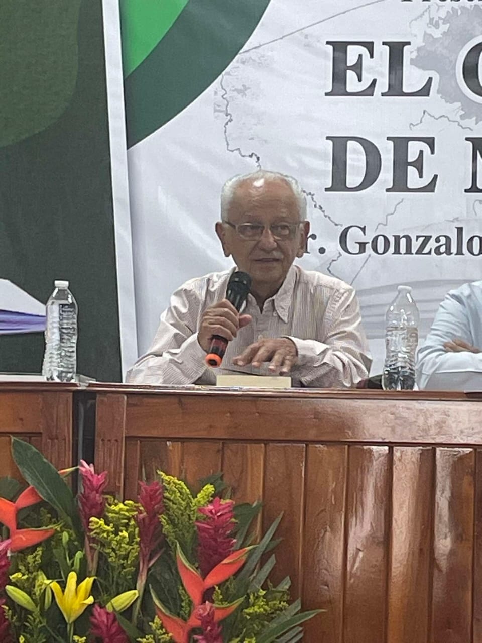 Presentan "El Cuento de mi Vida", del Dr. Gonzalo González