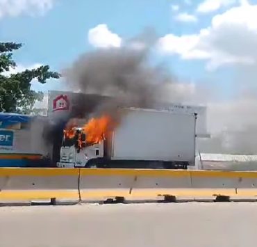 Quemas de comercios y vehículos en Villahermosa generan pánico