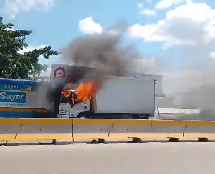 Quemas de comercios y vehículos en Villahermosa generan pánico