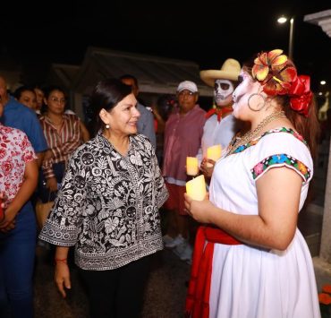 Yolanda Osuna Atestiguó Presentación de Libro sobre el Panteón Central