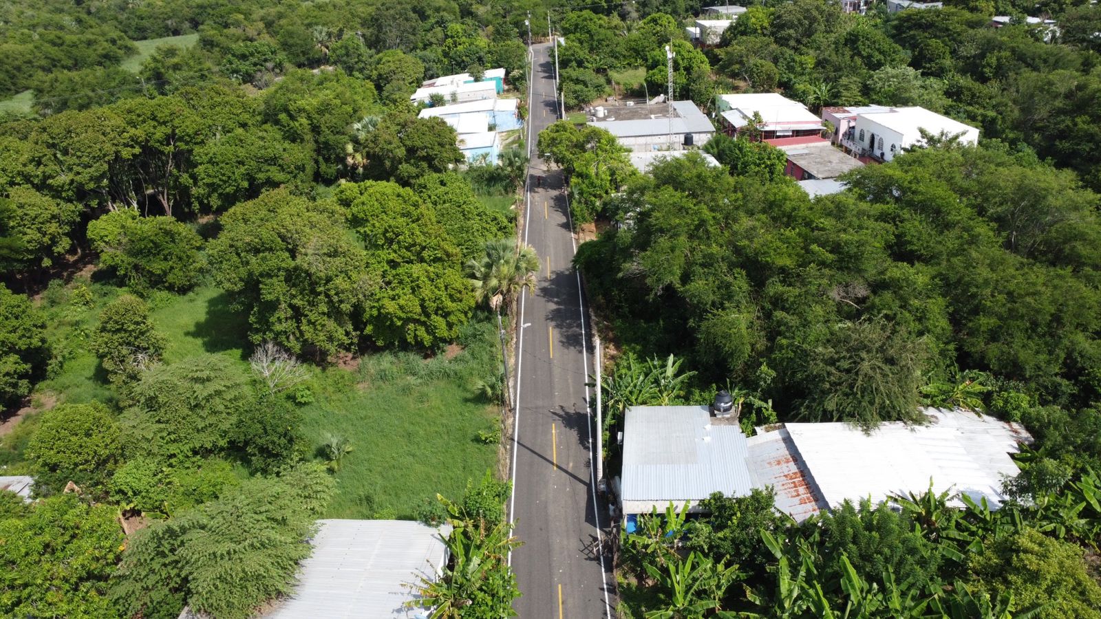 Yolanda Osuna inaugura nuevas vialidades con pavimento asfáltico