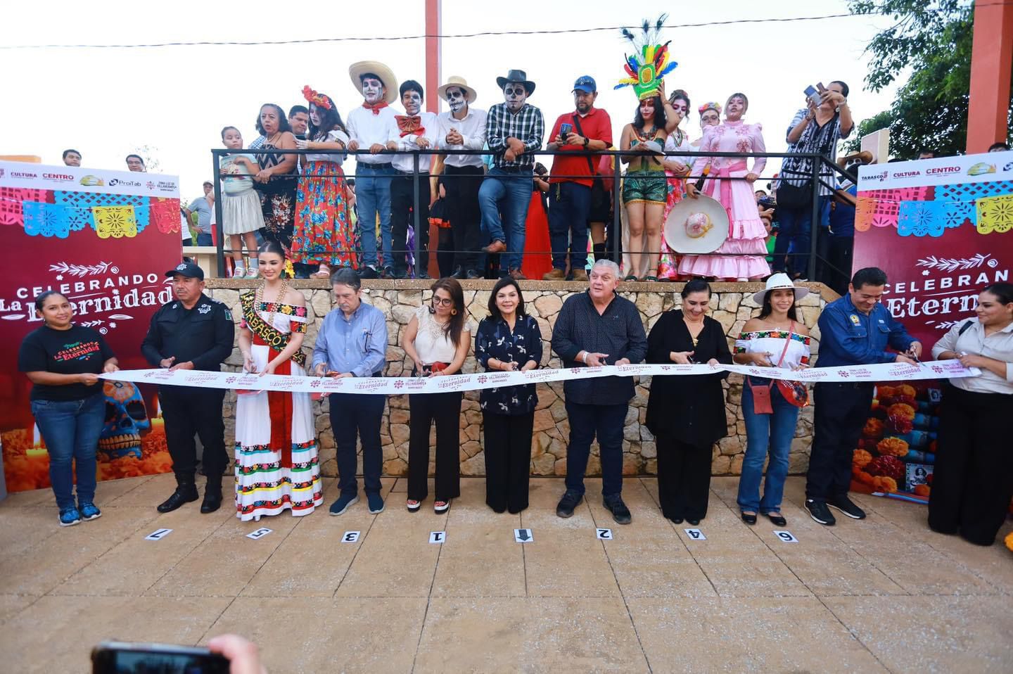 Desfile de Catrinas y Catrines Tradición Viva en Villahermosa