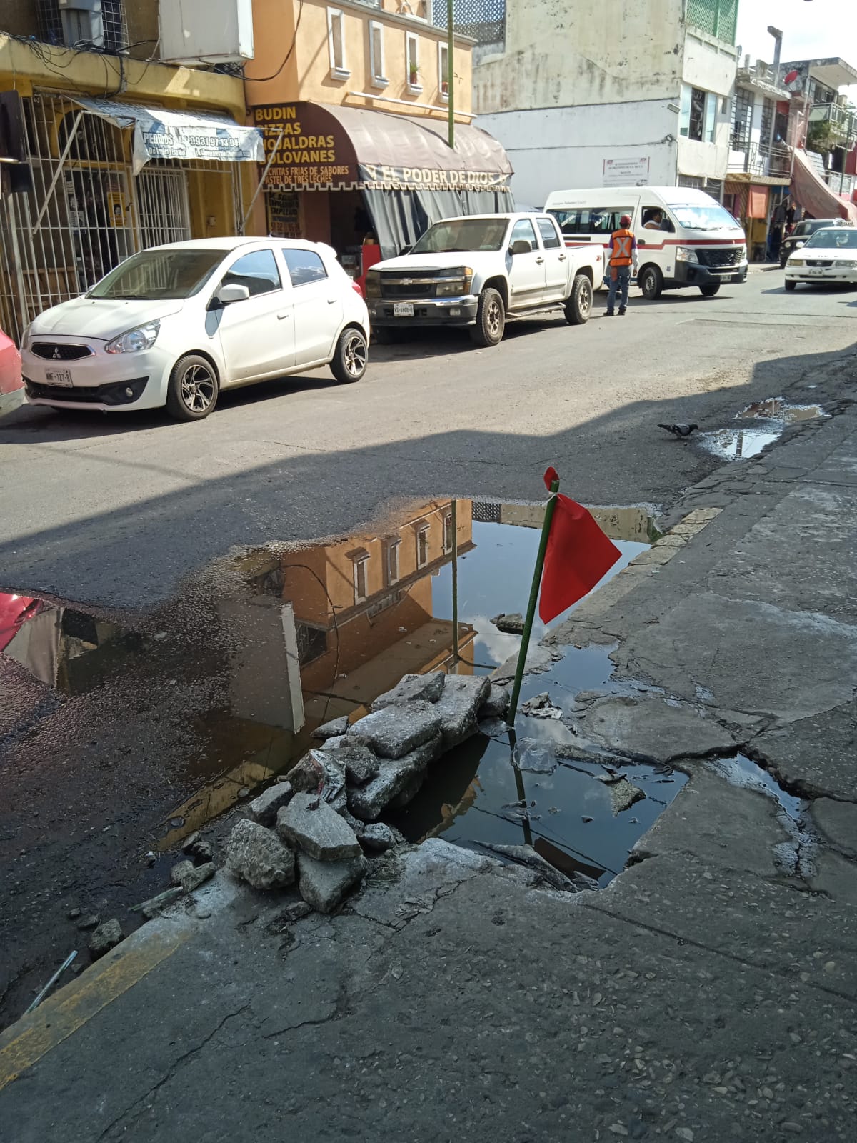 Carranza casi esquina con Lino Merino