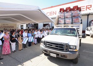 El Gobernador Javier May Rodríguez lidera la entrega de mobiliario escolar, reafirmando que el Gobierno del Pueblo se compromete con la educación en Tabasco.