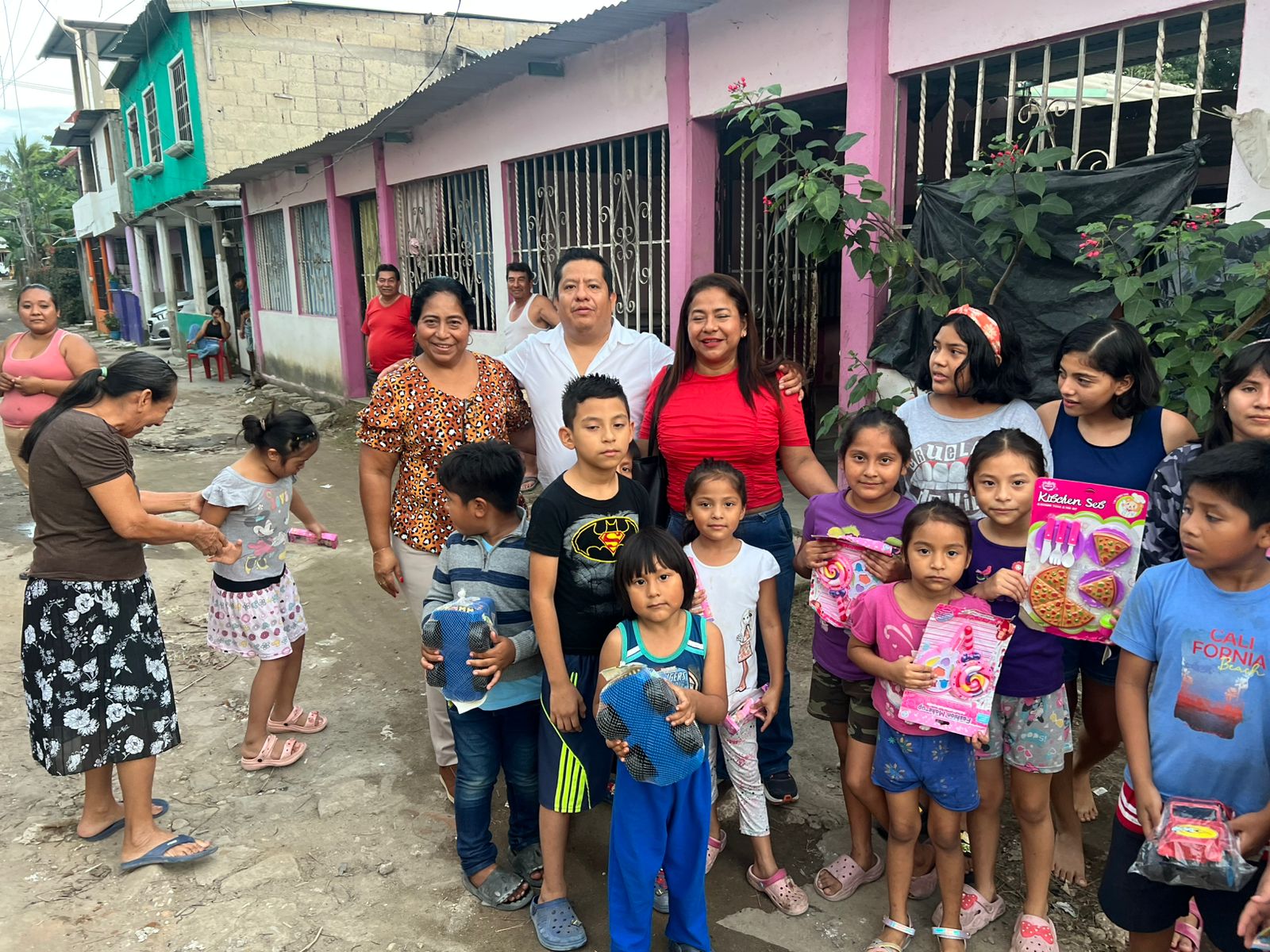 Lleva “Actúa” Reyes Magos a niños y niñas de Centro