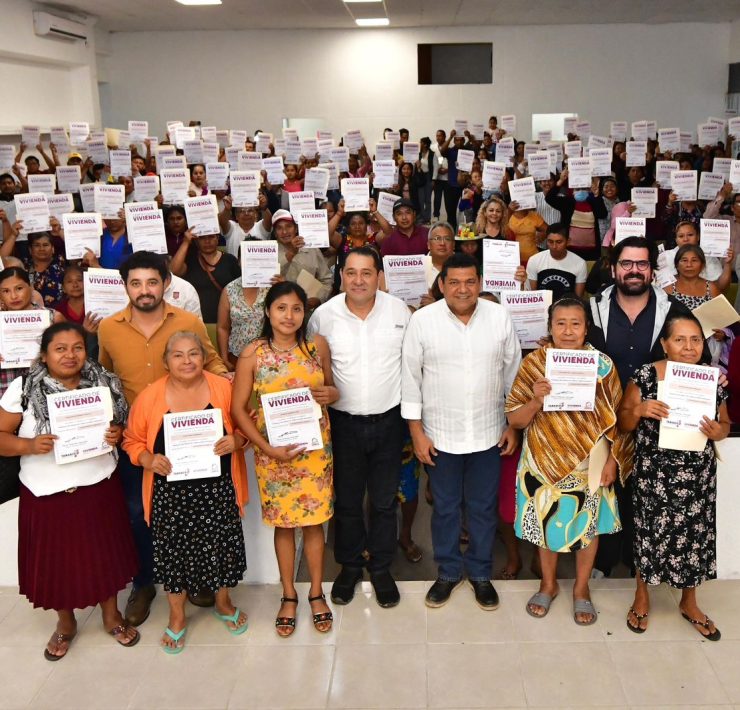 Gobierno entrega 200 Certificados de Viviendas en Centla