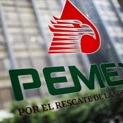 Deuda millonaria de Pemex desata crisis