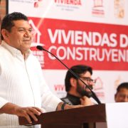 Entregan certificados de vivienda a 400 jefas de familia en Cárdenas y Nacajuca