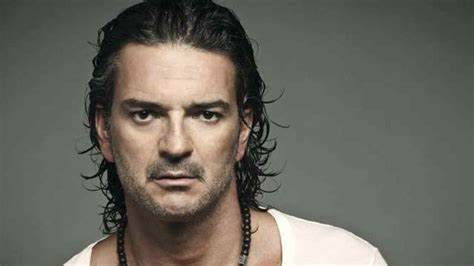 Arjona regresa a la música con un nuevo álbum impresionante