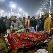 Tragedia en India más de 30 muertos tras devastadora estampida en Festival Religioso