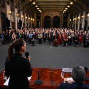 Sheinbaum refuerza el respaldo a migrantes mexicanos ante políticas de Trump