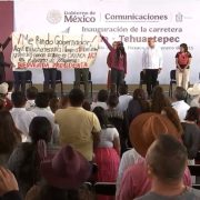 María Elena Ríos denuncia impunidad en Oaxaca durante acto oficial con Sheinbaum