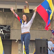 Detienen a líder opositora venezolana María Corina