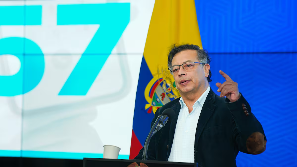 ¿Presidente de Colombia impide entrada a migrantes?