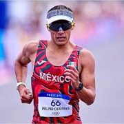 Mexicano rompe récord mundial en una carrera en Nueva York