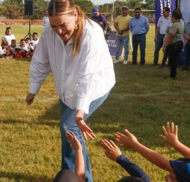 Gran inauguración del nuevo centro deportivo en San José Tecoh