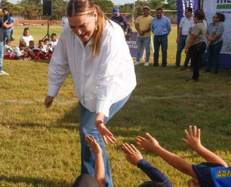 Gran inauguración del nuevo centro deportivo en San José Tecoh