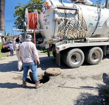 Intensifica CEAS limpieza en drenajes en las cabeceras municipales