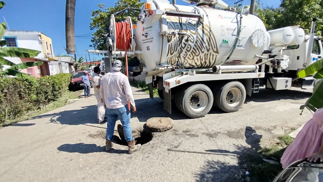 Intensifica CEAS limpieza en drenajes en las cabeceras municipales