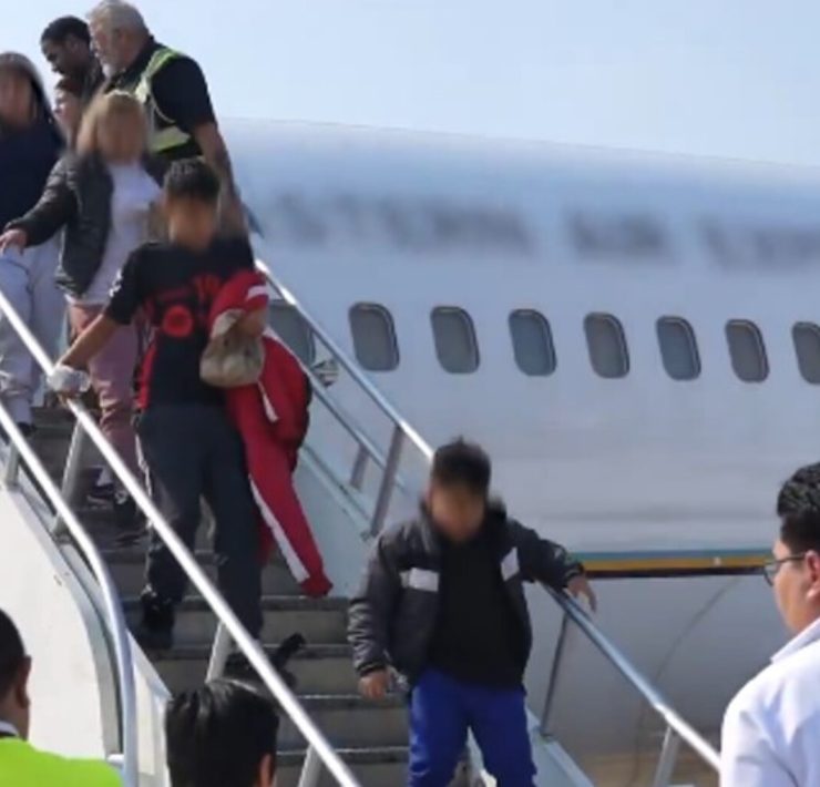 Llegaron a Tabasco 130 mexicanos deportados de EE.UU.