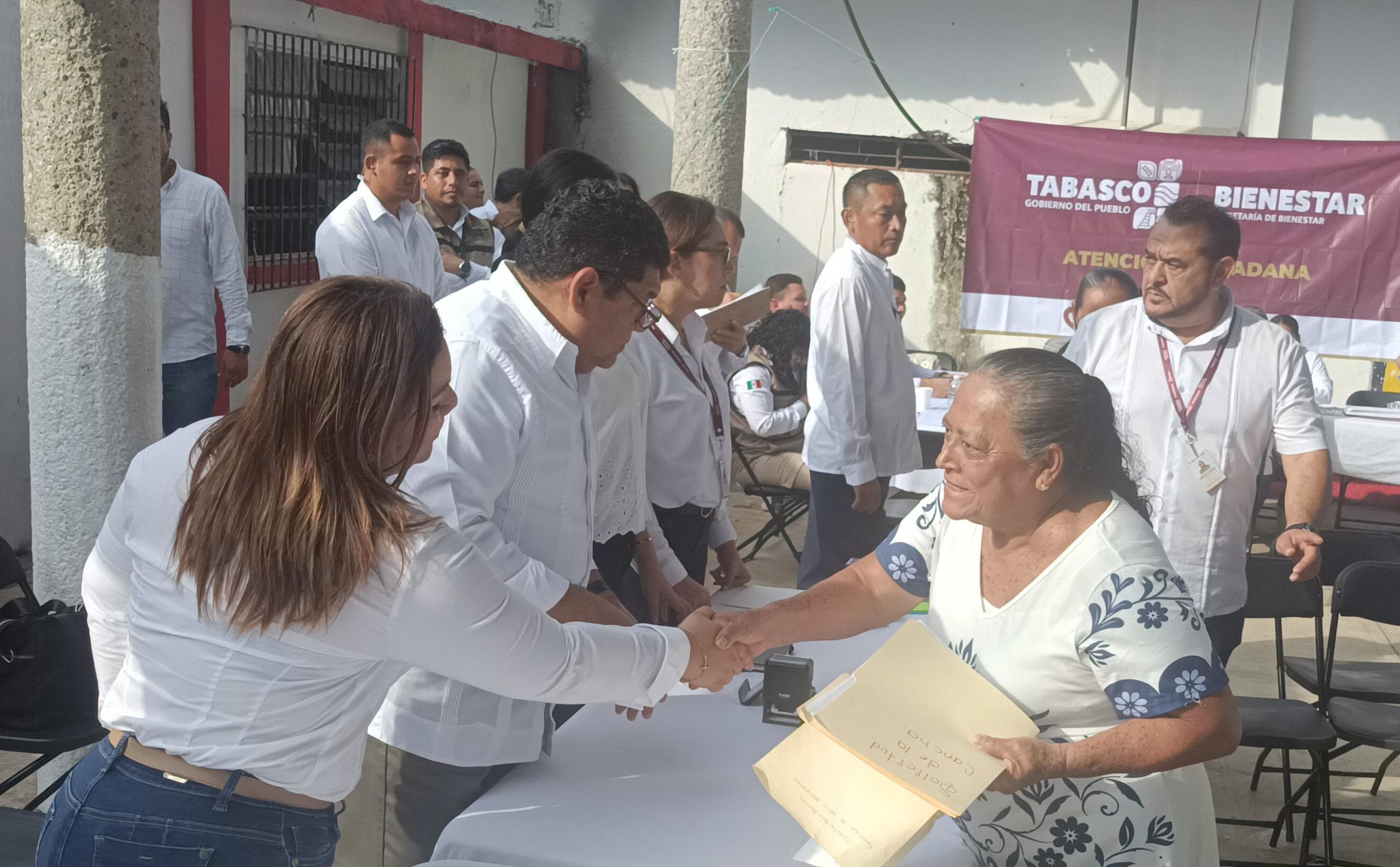 Sandra Hernández refrenda cercanía al pueblo y la justicia social