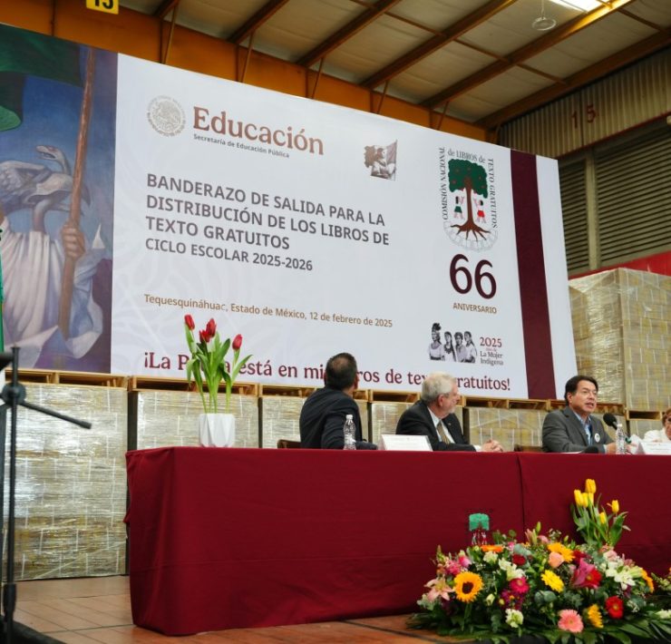 Mario Delgado da banderazo de salida a distribución de libros de texto gratuitos para el ciclo escolar 2025-2026