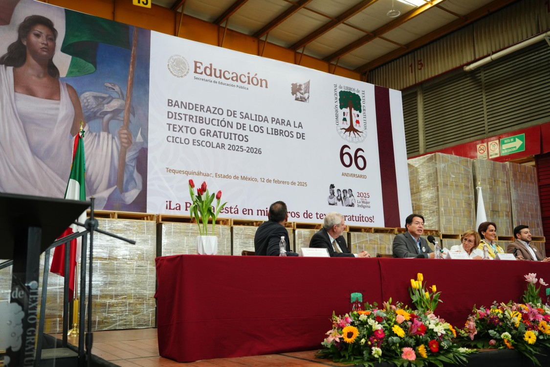 Mario Delgado da banderazo de salida a distribución de libros de texto gratuitos para el ciclo escolar 2025-2026