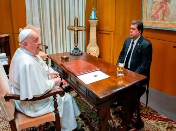 Diputado Pedro Haces se reúne con Papa Francisco en defensa de hermanos migrantes en EU