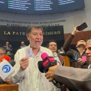 Fernández Noroña pospone reforma constitucional y confirma viaje a Centroamérica