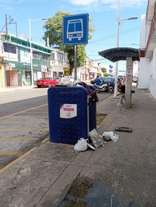 Definitivamente doña Yoli no puede andar supervisando el trabajo de la recolección de basura, pero quién es el encargado que además  cobra muy bien, debería poner mucha atención a su responsabilidad.