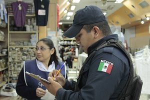 Cecilia Patrón reconoce a la Policía Municipal por su labor en mantener la seguridad en Mérida.