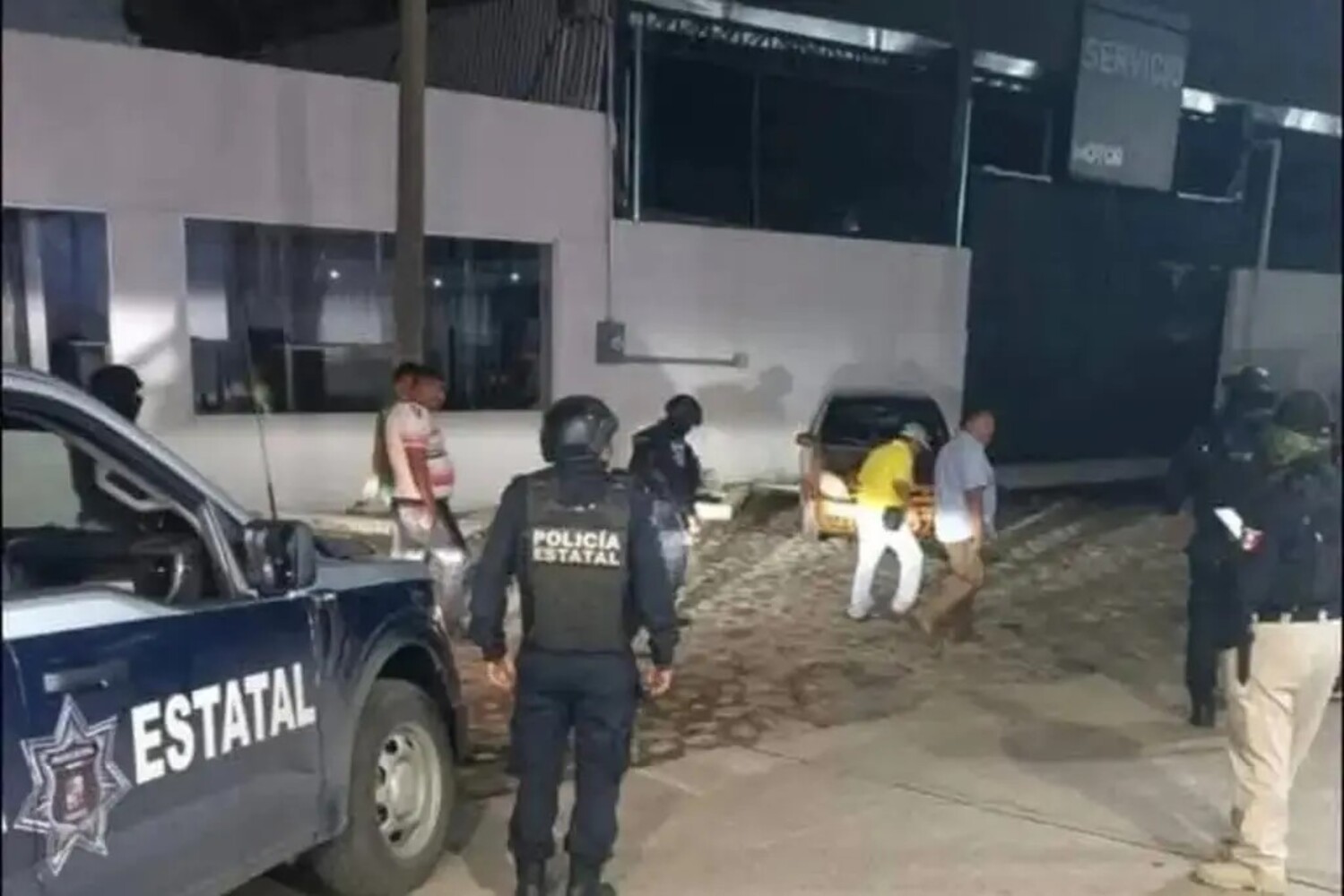 policías detenidos en Nacajuca