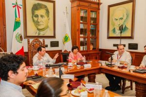 Trabajo en equipo por una Mérida con vivienda digna: Autoridades locales y federales coordinan esfuerzos para impulsar el Programa de vivienda social de la federación, beneficiando a quienes más lo necesitan.